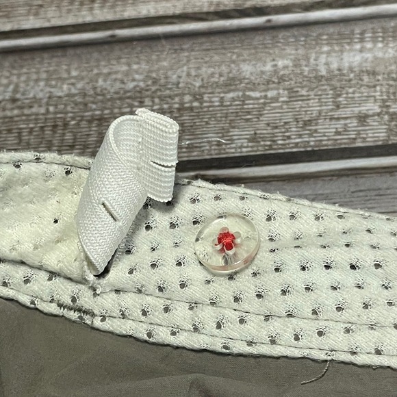 LL Bean Cropped Khaki Outdoor Pants  Zipper Pockets Lightweight Size 8‎ - Picture 7 of 8